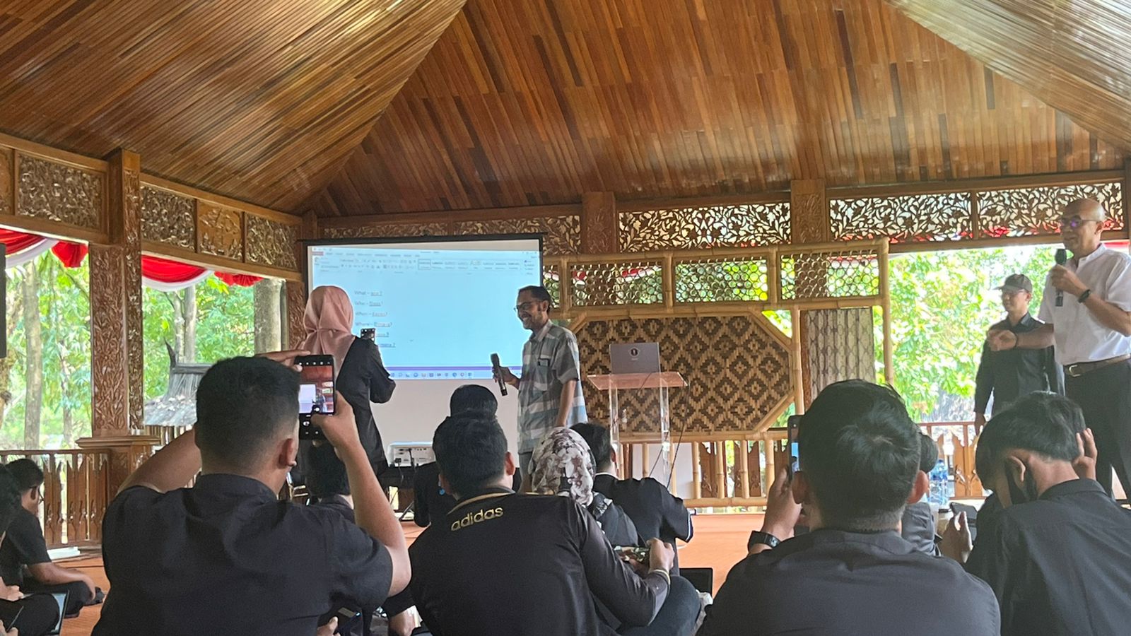 Adi Kurniawan Tarigan Gelar Pelatihan Jurnalistik dan Digital Marketing untuk Operator Desa